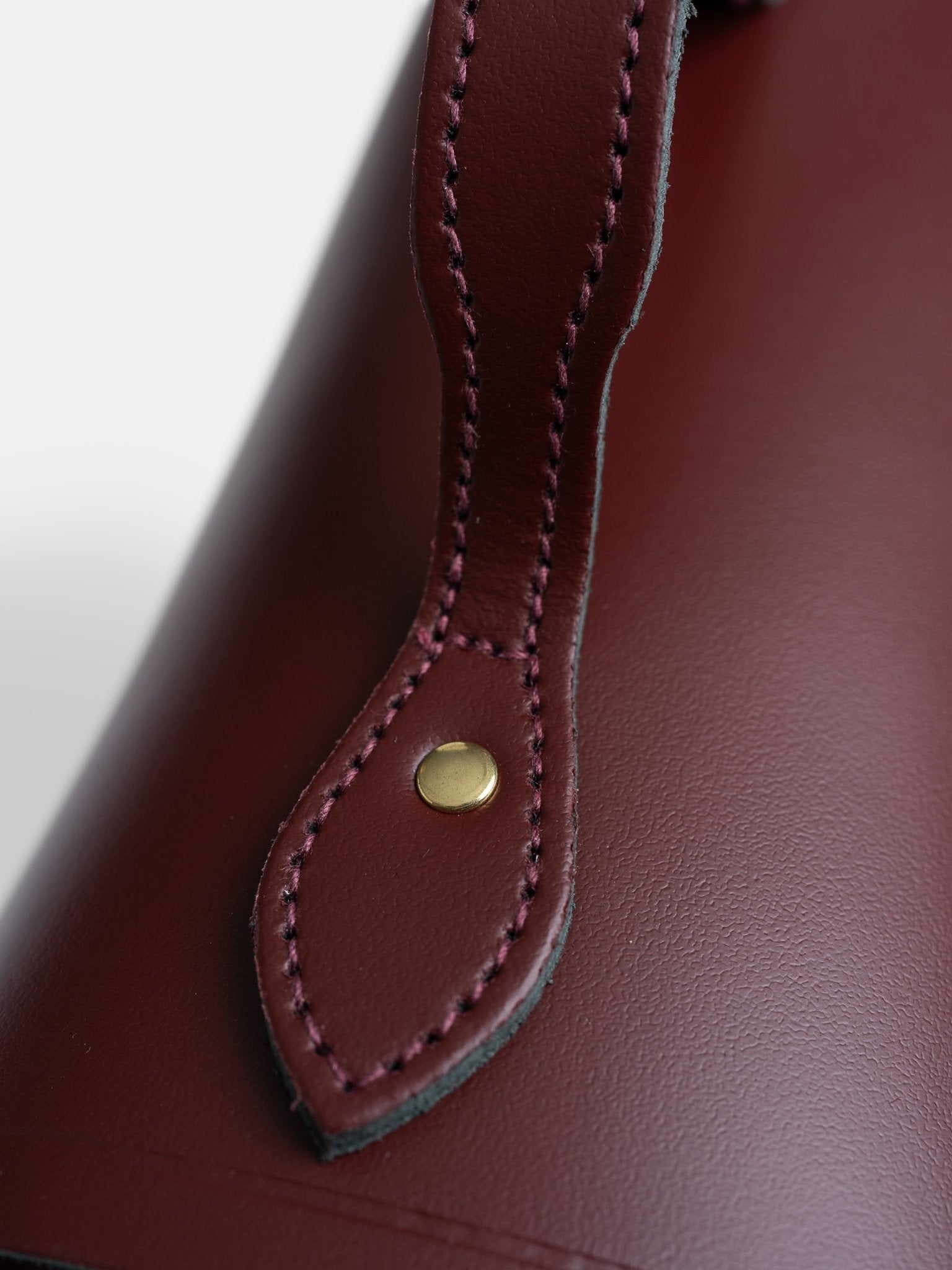 The Traveller - Oxblood - Image 8